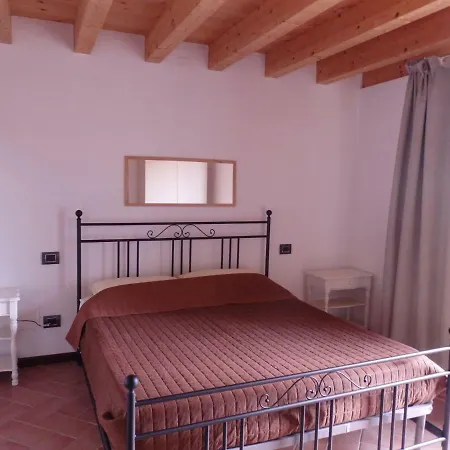 Alloggio per agriturismo Corte Agricola Monrò *